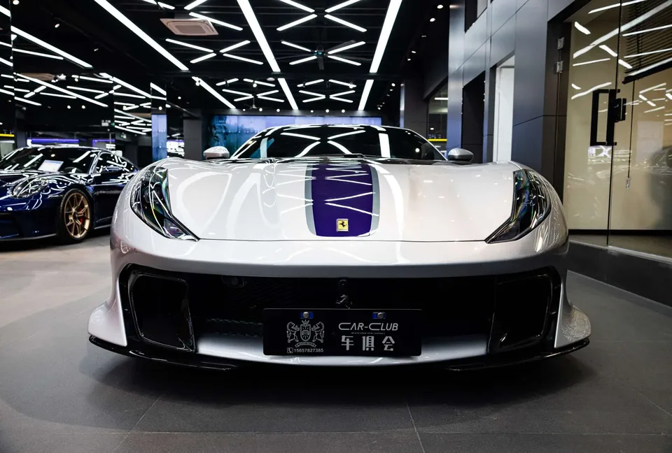 Ferrari 812 Ferrari 812 2021 812 Competizione 2024 — миниатюра 4