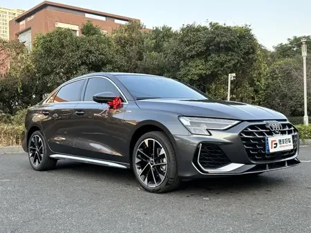 Audi A3 facelift A3L Limousine 35 TFSI Flying Spur Premium Edition 2025 — миниатюра 3