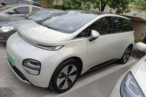 Baojun Clouds 2024 buy in Moscow