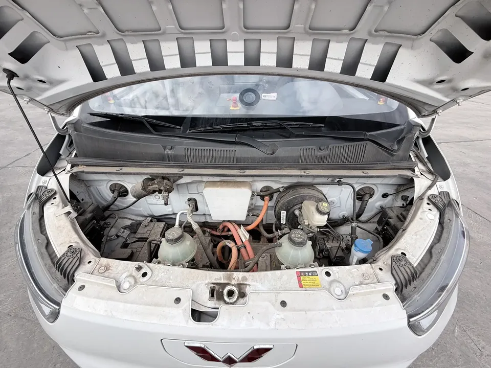 Wuling Yangguang 300km Practical Window Edition 60kW 2024 — миниатюра 3