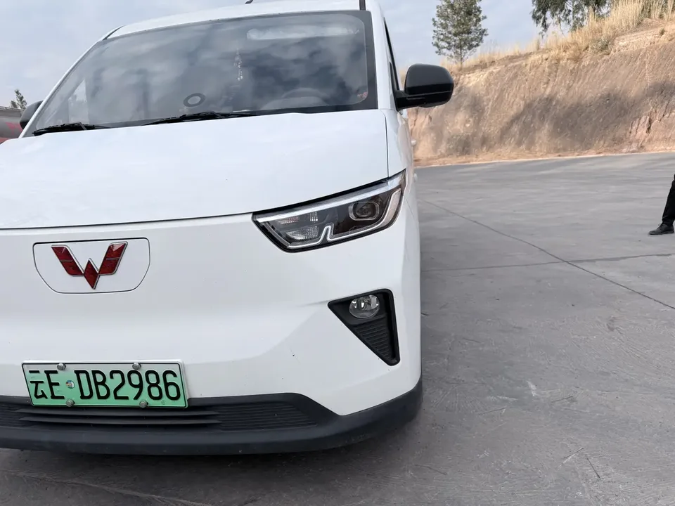 Wuling Yangguang 300km Practical Window Edition 60kW 2024 — миниатюра 4