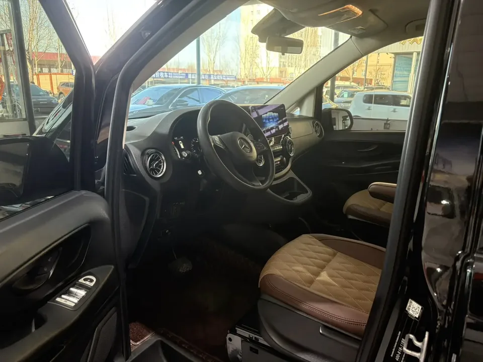 Mercedes-Benz Vito 2.0T Automatic Front-wheel Drive 7-seater Original Custom Edition 2022 — миниатюра 5