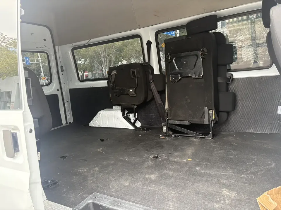 Jiangling Fushun SAVANA 2011 5.3L Automatic 4WD 7 Seats Original Customized Edition 2025 — миниатюра 5