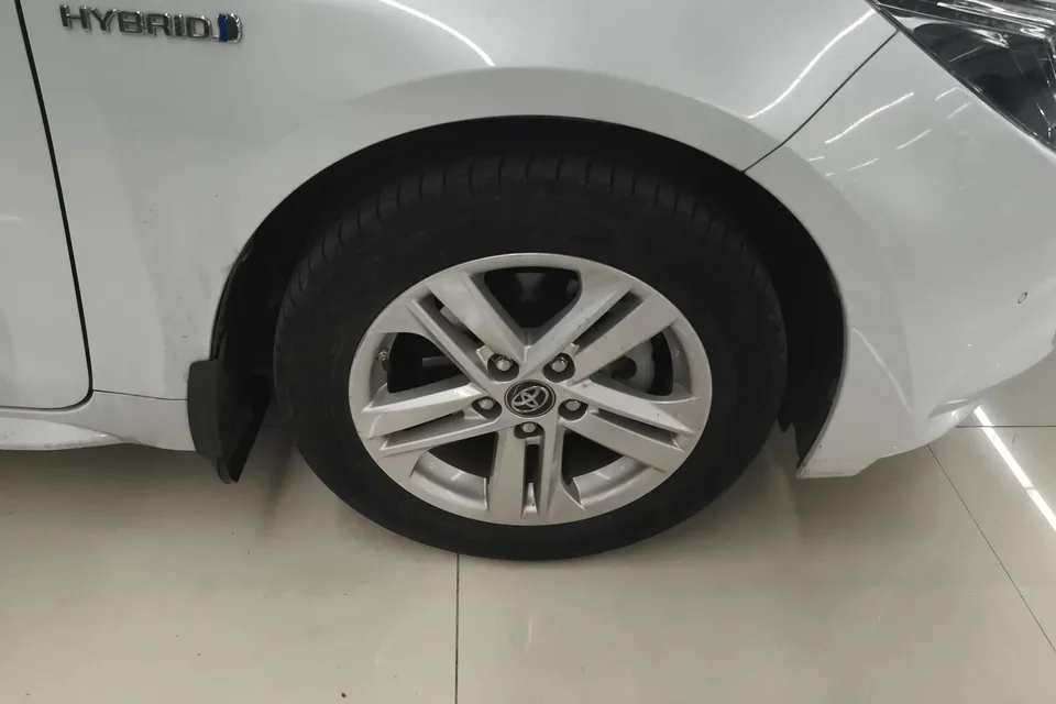 Toyota Levin 2022 Lelink Dual Engine 1.8H E-CVT Luxury Edition 2022 — миниатюра 3