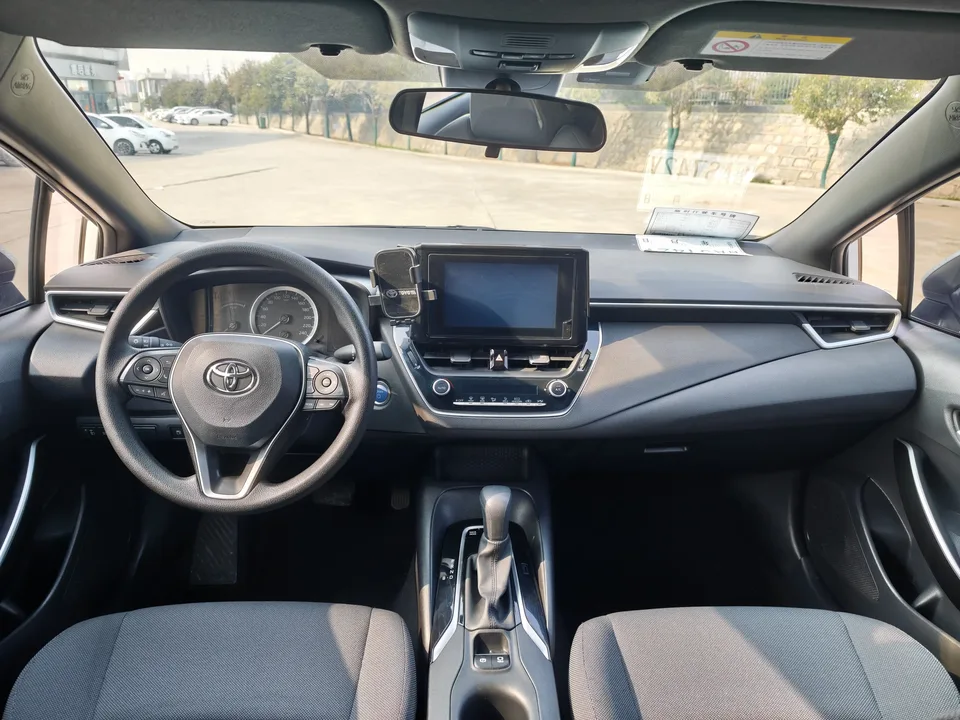 Toyota Levin 2022 Corolla Hybrid 1.8H E-CVT Progressive Edition 2023 — миниатюра 3