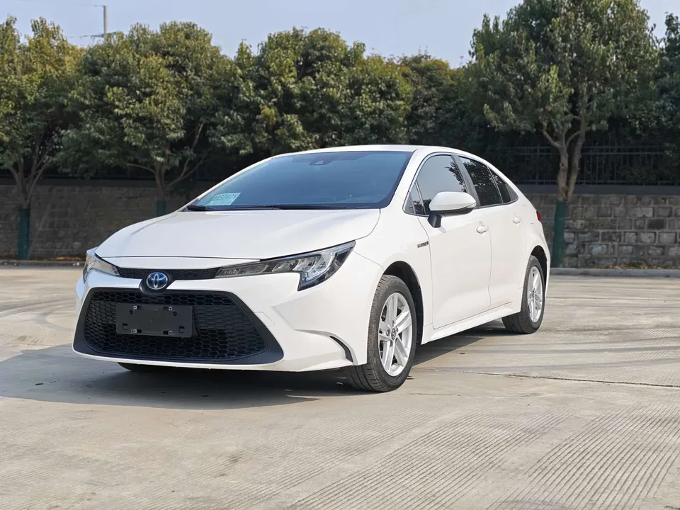 Toyota Levin 2022 Corolla Hybrid 1.8H E-CVT Progressive Edition 2023 — фото 1, купить с доставкой в Москву