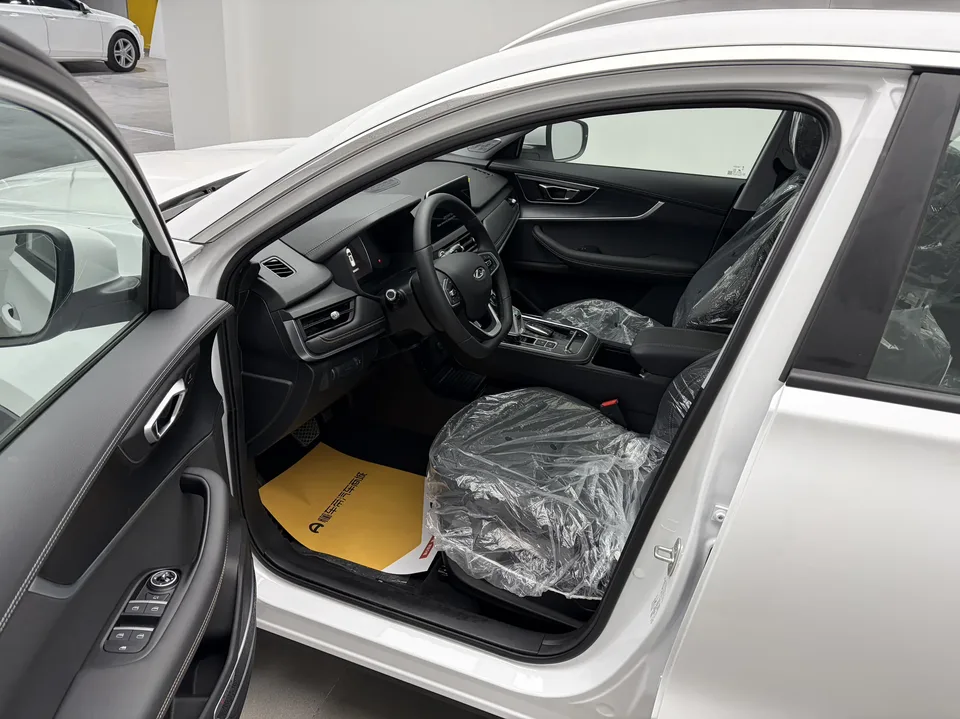 Chery Tiggo 8 Chery Tiggo 8 2024 1.5T Automatic Front-Wheel Drive 5-Seater Factory Custom Edition 2026 — миниатюра 5