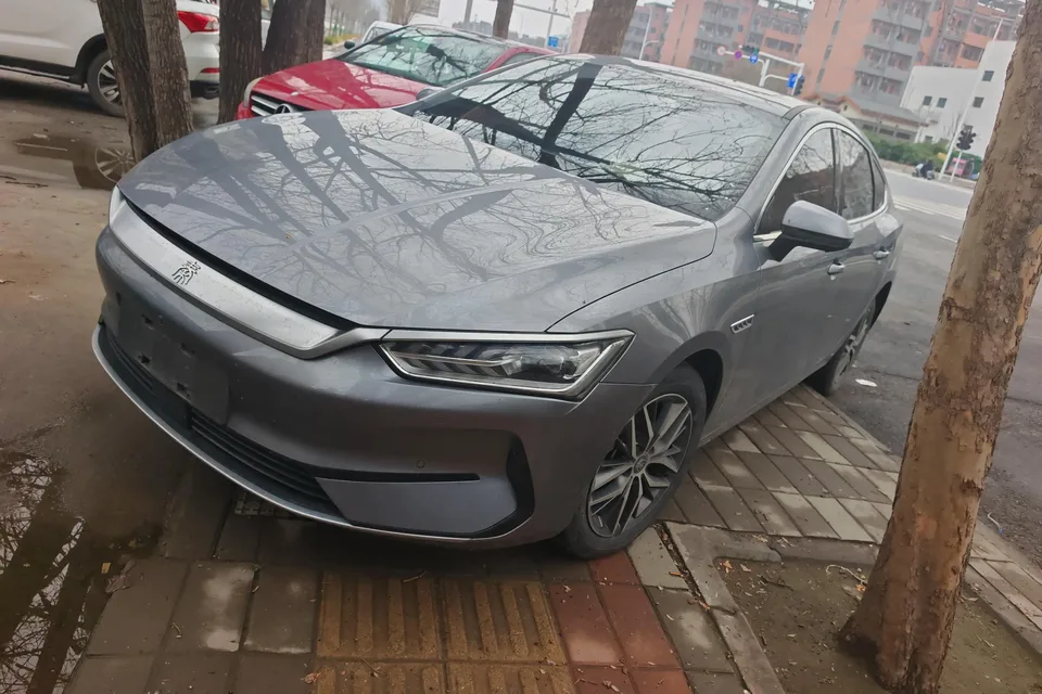 BYD Qin PLUS EV Honor Edition 510KM Transcendence Type 2024 — фото 1, купить с доставкой в Москву