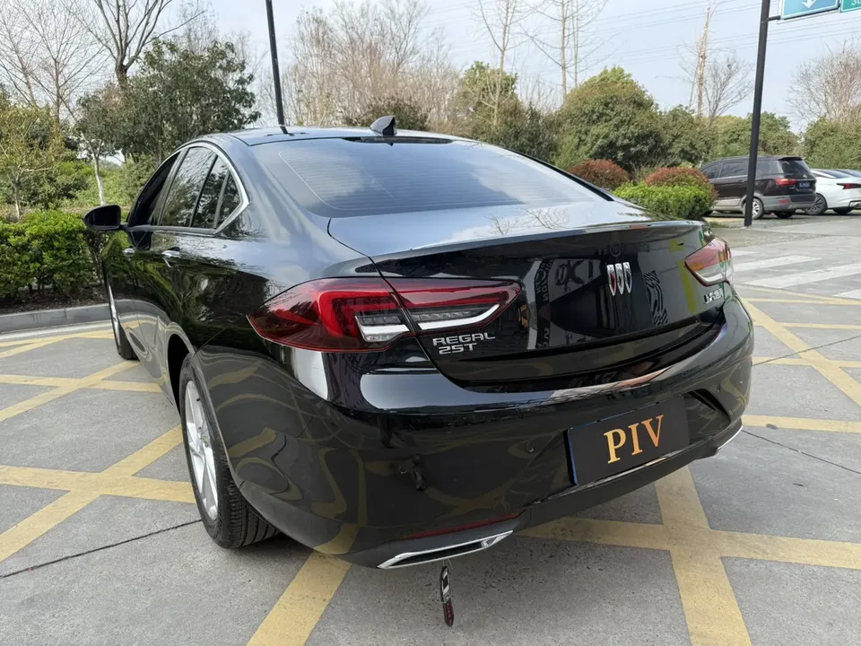 Buick Majesty Buick Regal 2025 25T Premium Edition 2026 — миниатюра 4