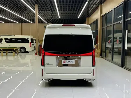 Toyota HIACE VAN 3.5L Automatic Rear-wheel Drive 7-seater Original Custom Edition 2025 — миниатюра 2