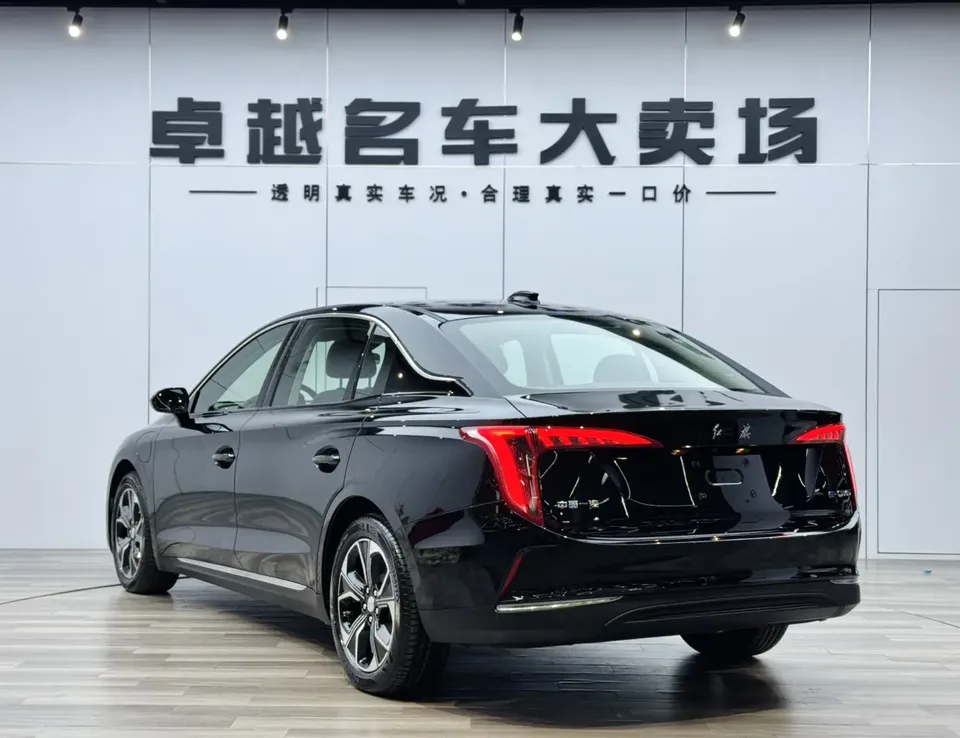 Hongqi E-QM5 facelift basic travel version 2024 — миниатюра 2