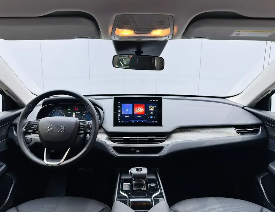 Hongqi E-QM5 facelift basic travel version 2024 — миниатюра 5