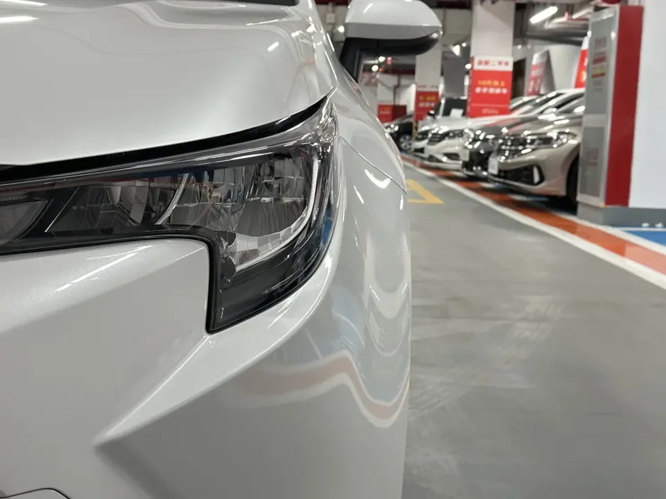 Toyota Levin 2022 Corolla Hybrid 1.8H E-CVT Leading Edition 2022 — миниатюра 3