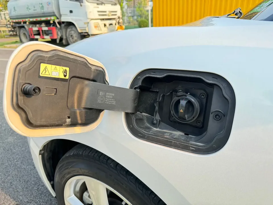 ORA Euler good cat 401km standard range premium ternary lithium model 2023 — миниатюра 5