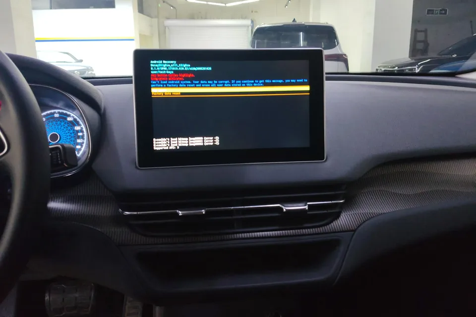 Hongqi E-QM5 Hongqi E-QM5 2021 Charging Qiyue Edition 2023 — миниатюра 3