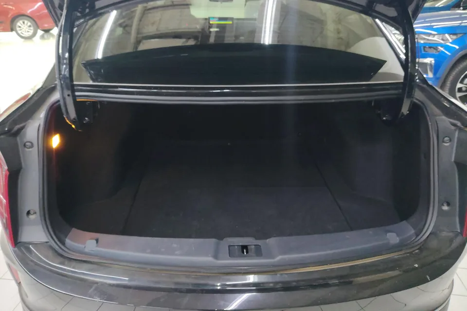 Hongqi E-QM5 Hongqi E-QM5 2021 Charging Qiyue Edition 2023 — миниатюра 4