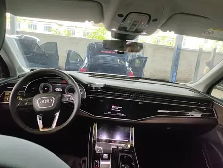 Audi Q7 55 TFSI quattro S line sports model 2026 — миниатюра 2