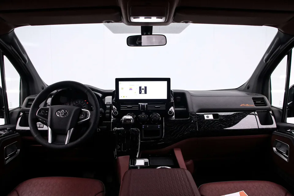 Toyota HIACE VAN 3.5L Automatic Rear-Wheel Drive 7-Seater Parallel Import 2025 — миниатюра 4