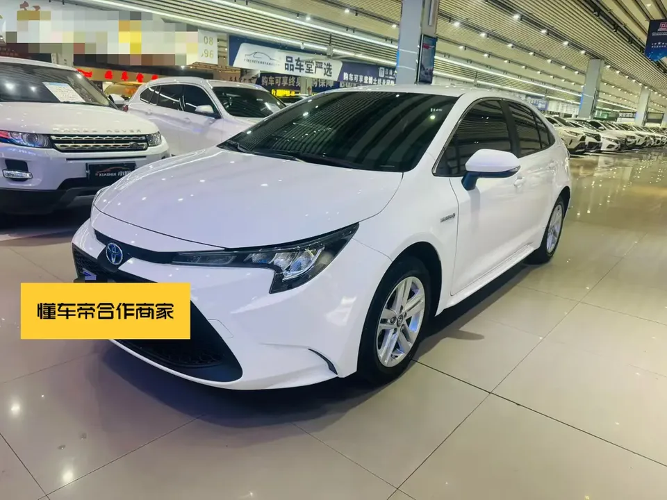 Toyota Levin 2022 Corolla Hybrid 1.8H E-CVT Progressive Edition 2022 — фото 1, купить с доставкой в Москву