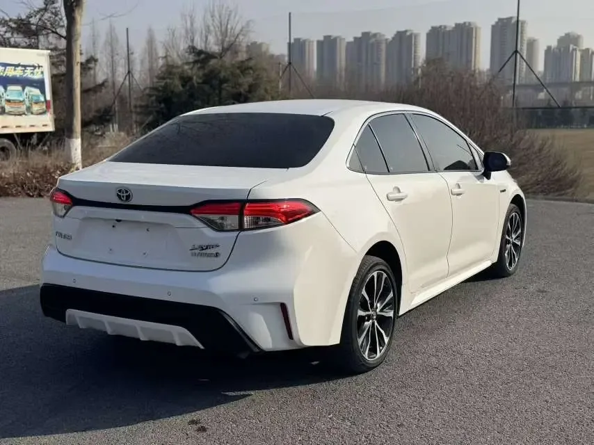 Toyota Levin 2022 Lelink Dual Engine 1.8H E-CVT Sports Edition 2023 — миниатюра 2