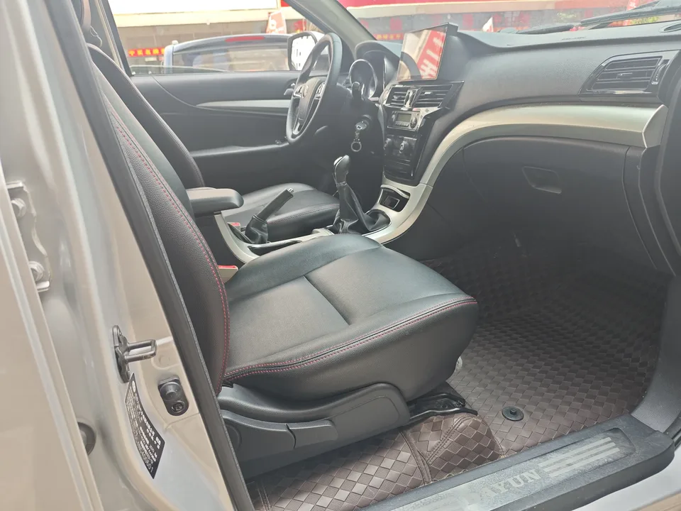Dayun Universiade P30 Dayunxing P30 2022 2.0T Diesel 4WD Manual Luxury Long Axis 4F20TC 2023 — миниатюра 3