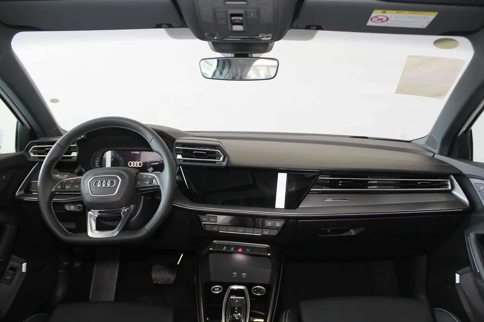 Audi A3 Audi A3 2025 facelift A3L Limousine 35 TFSI Flying Spur Premium Edition 2026 — миниатюра 4