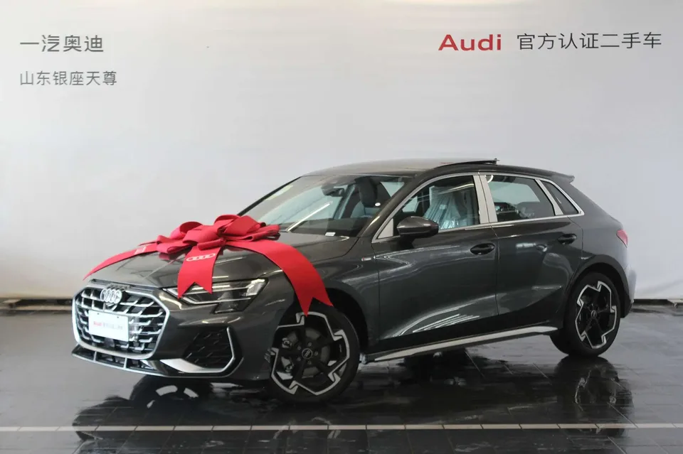Audi A3 Audi A3 2025 Sportback 35 TFSI Flying Spur Premium Edition 2026 — миниатюра 5