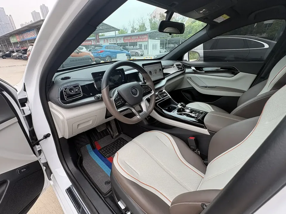 BYD Qin PLUS EV Honor Edition 420KM Transcendence Type 2024 — миниатюра 3
