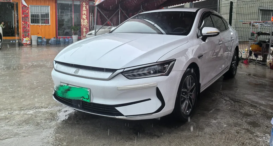 BYD Qin PLUS EV 510KM travel version 2024 — фото 1, купить с доставкой в Москву