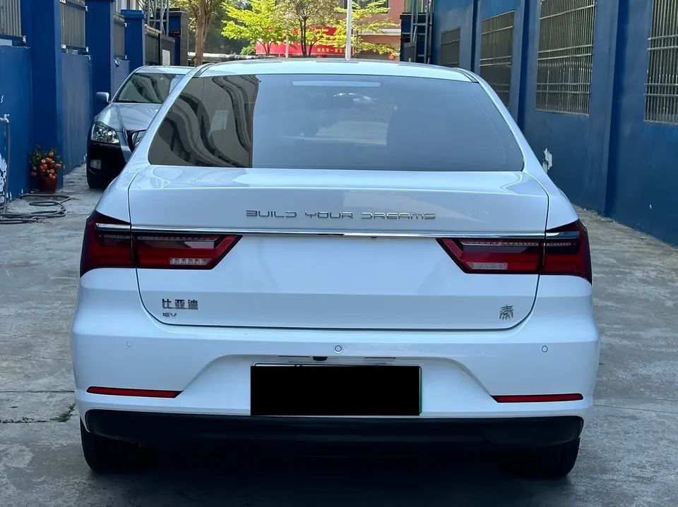 BYD QinEV Travel Edition 2023 — миниатюра 2