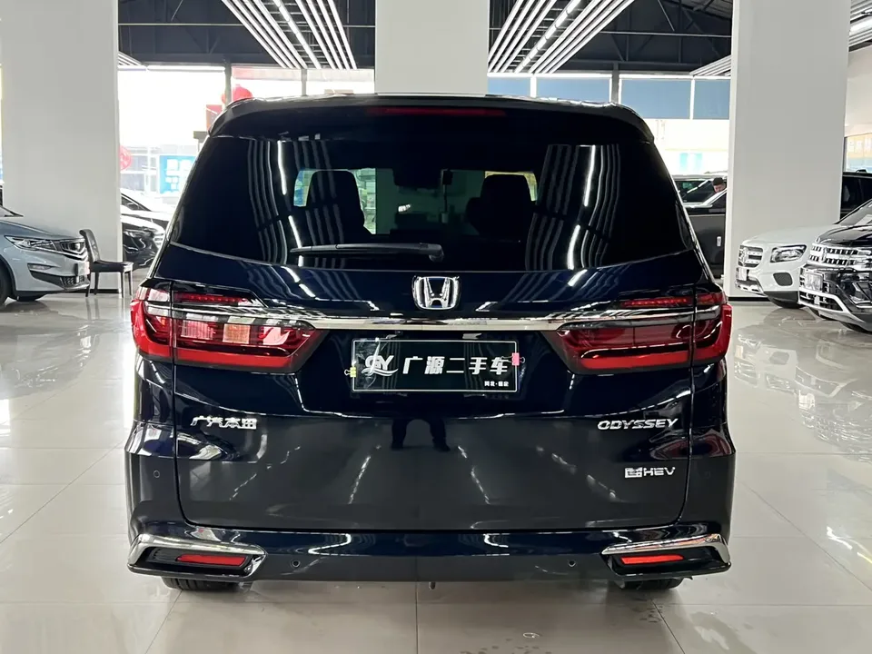 Honda Odyssey Odyssey 2.0L Elite Edition 2025 — миниатюра 4