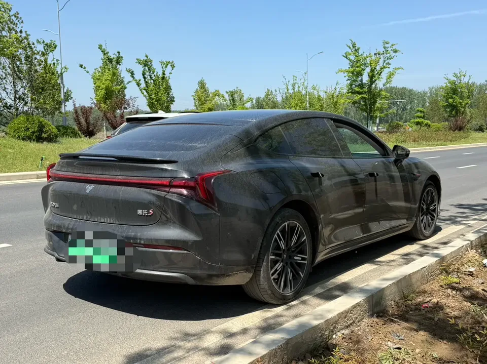 NETA Nezha S Nezha S 2024 Extended Range 1060 Edition 2023 — миниатюра 2