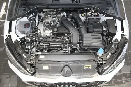 Audi A3 Audi A3 2025 Sportback 35 TFSI Flying Spur Premium Edition 2026 — миниатюра 2