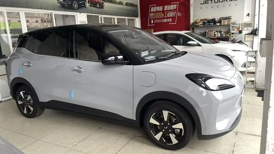 Wuling Bingo PLUS 330km 5-seater version 2026 — миниатюра 2