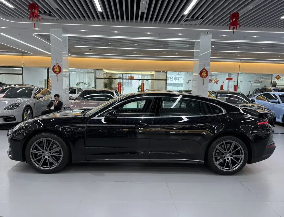 Porsche Panamera Panamera 4 Executive Long Wheelbase 2.9T 2026 — миниатюра 4