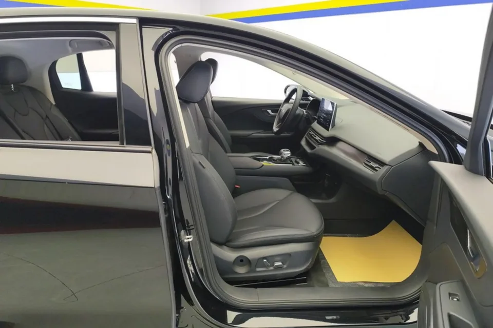 Hongqi E-QM5 Hongqi E-QM5 2021 Charging Qiyue Edition 2023 — миниатюра 5