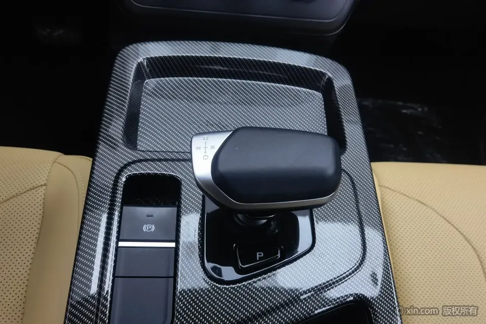 Dongfeng Fengguang E380 Standard Edition - Comfortable 7-seater 2026 — миниатюра 3