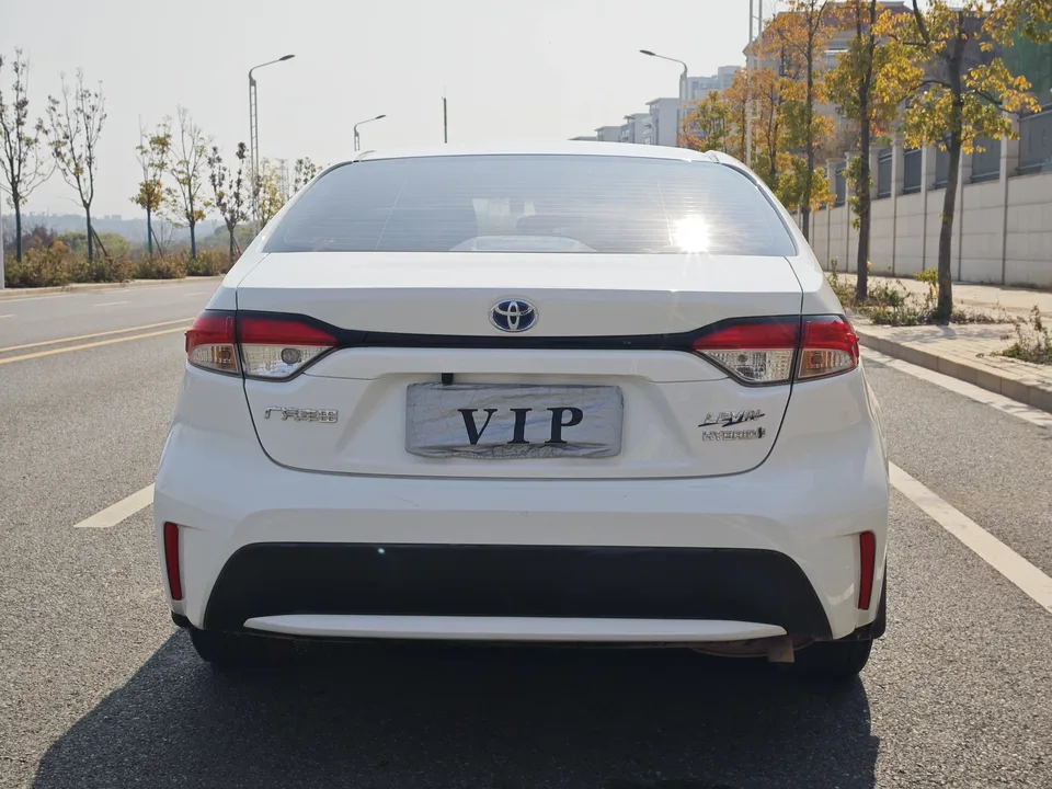 Toyota Levin 2022 Corolla Hybrid 1.8H E-CVT Leading Edition 2023 — миниатюра 2