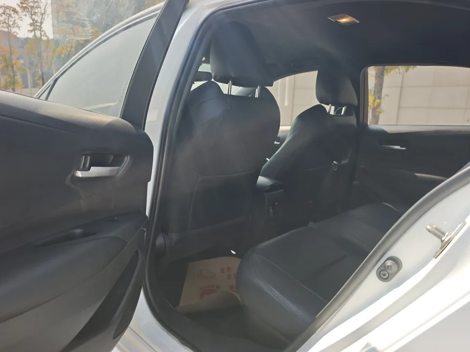 Toyota Levin 2022 Corolla Hybrid 1.8H E-CVT Leading Edition 2023 — миниатюра 3