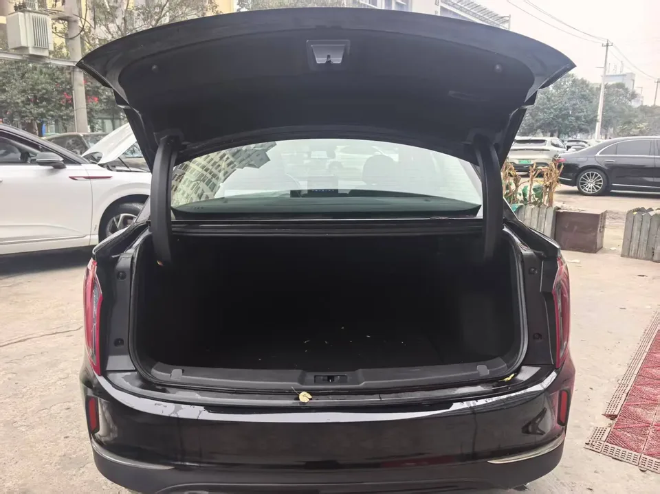 Hongqi E-QM5 450KM Travel Edition 100kW 2024 — миниатюра 4