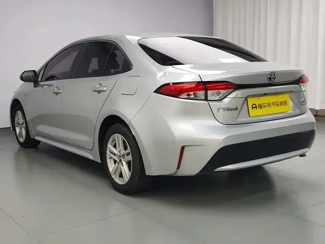 Toyota Levin 2022 Lelink Dual Engine 1.8H E-CVT Luxury Edition 2023 — миниатюра 2