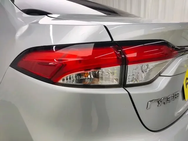 Toyota Levin 2022 Lelink Dual Engine 1.8H E-CVT Luxury Edition 2023 — миниатюра 4