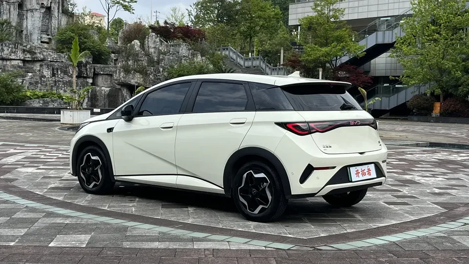 BYD Dolphin Smart Driving Edition 420KM Freedom Edition 2025 — миниатюра 2