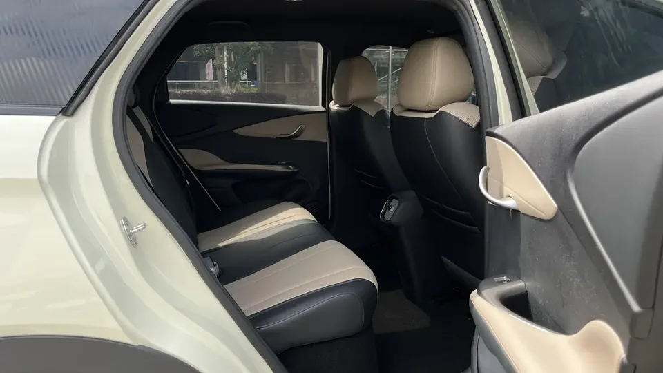 BYD Dolphin Smart Driving Edition 420KM Freedom Edition 2025 — миниатюра 4