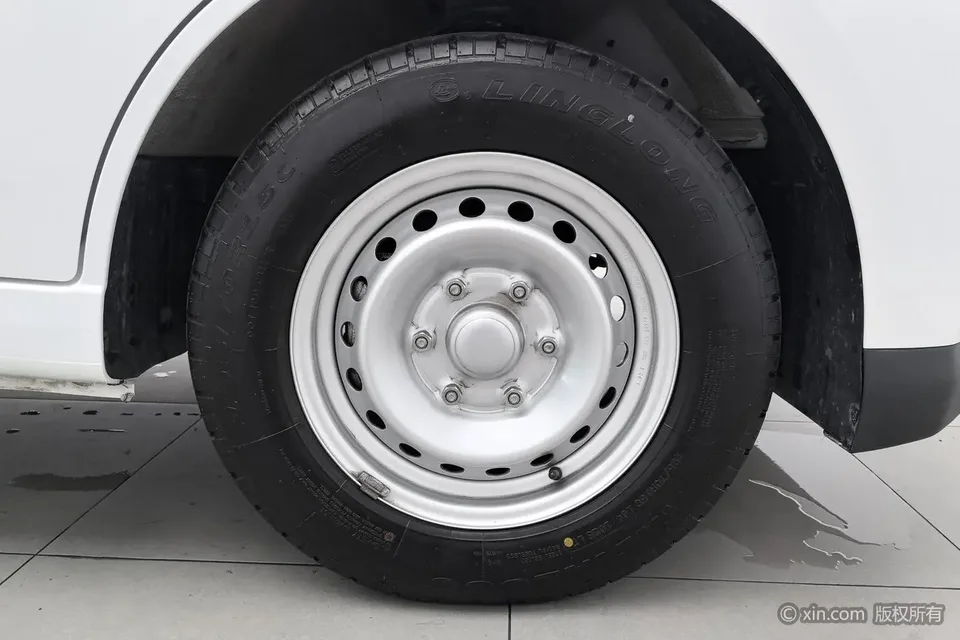 Wuling Yangguang 300km Comfort Bus Version 75kW 2025 — миниатюра 2