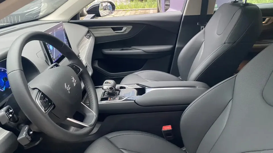 Hongqi E-QM5 450KM Travel Edition 100kW 2024 — миниатюра 4