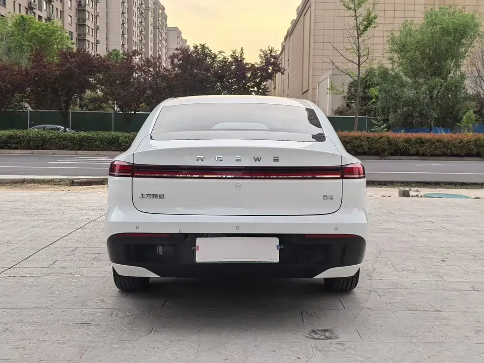 Roewe D6 450km Premium Edition 2025 — миниатюра 2
