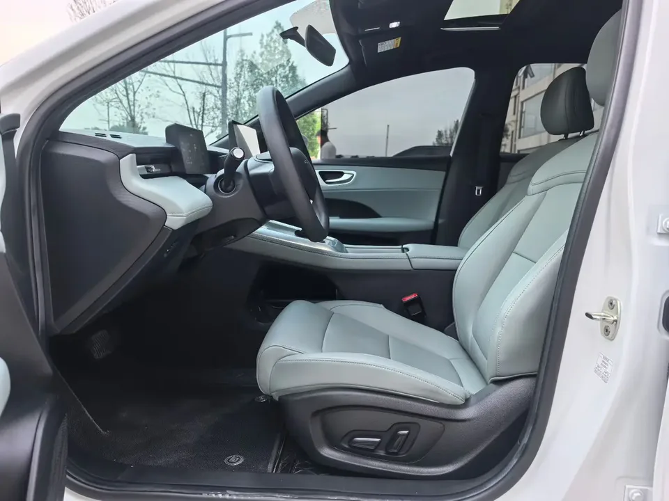 Roewe D6 450km Premium Edition 2025 — миниатюра 3