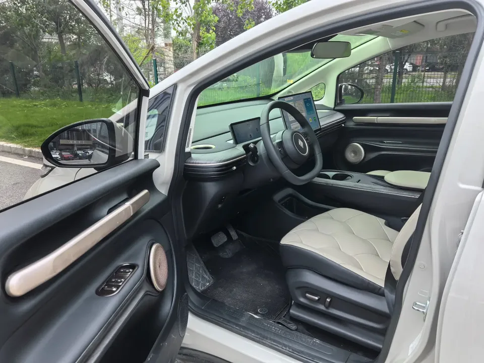 Baojun Clouds 460 Max 2024 — миниатюра 3