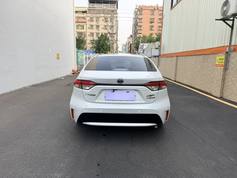 Toyota Levin 2022 Corolla Hybrid 1.8H E-CVT Progressive Edition 2022 — миниатюра 2